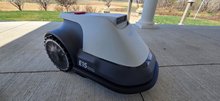 Eufy E15 on porch